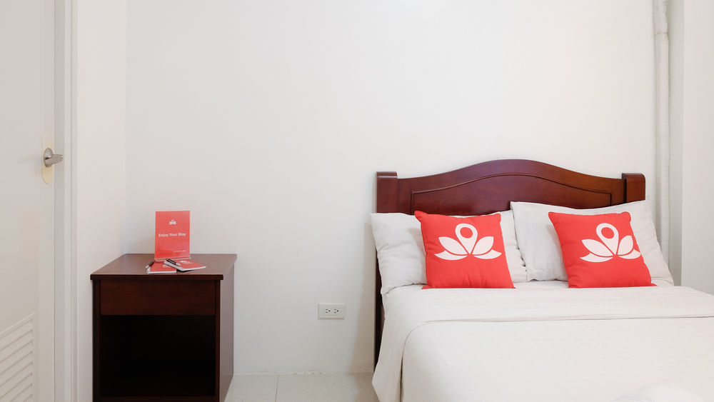 Oyo 893 Dian Suites Makati Manila Exterior photo