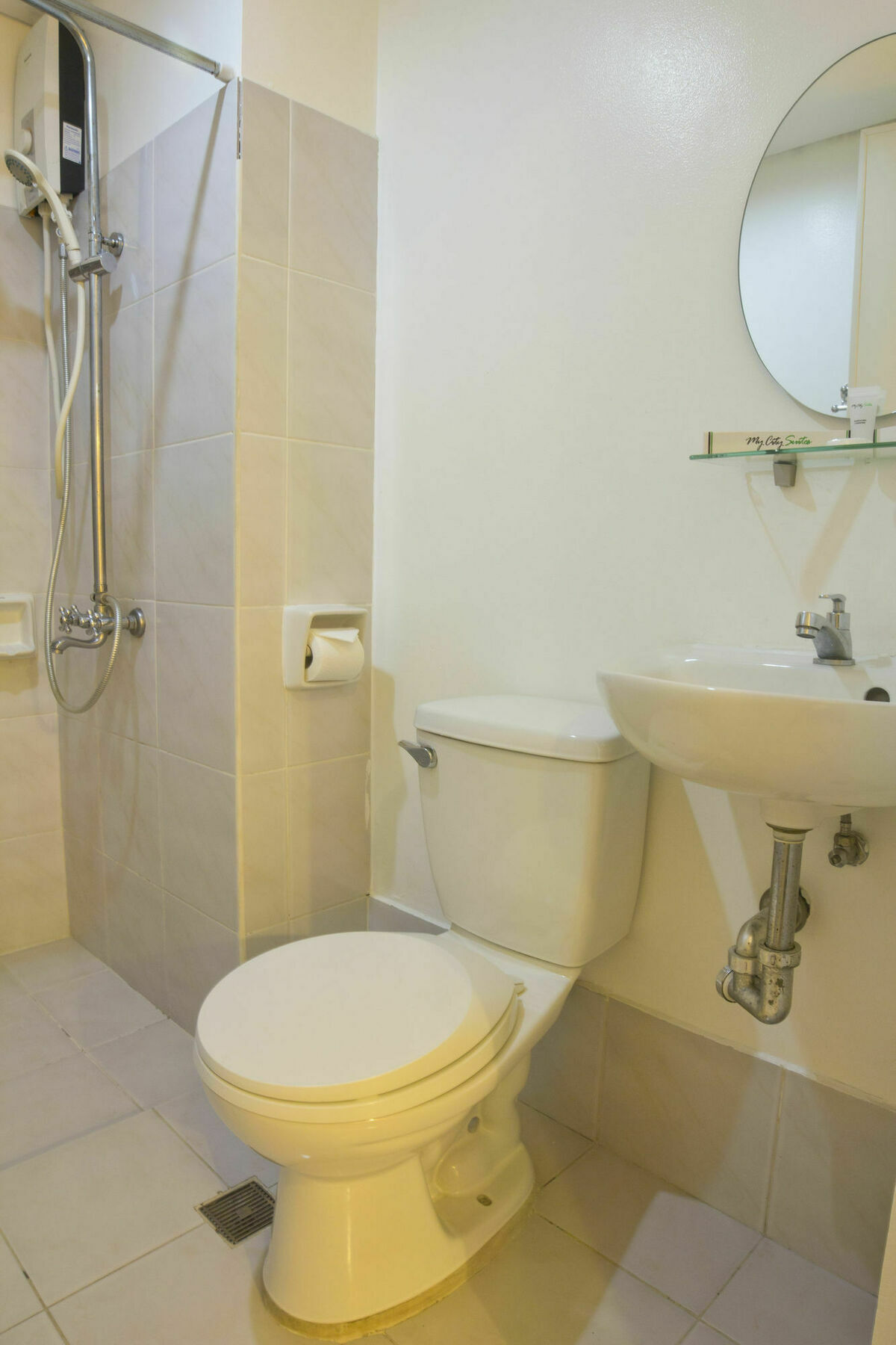 Oyo 893 Dian Suites Makati Manila Exterior photo